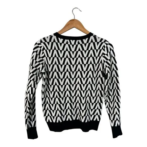 N By Nancy Geometric Sweater Women's Size Medium Black White - Picture 3 of 6